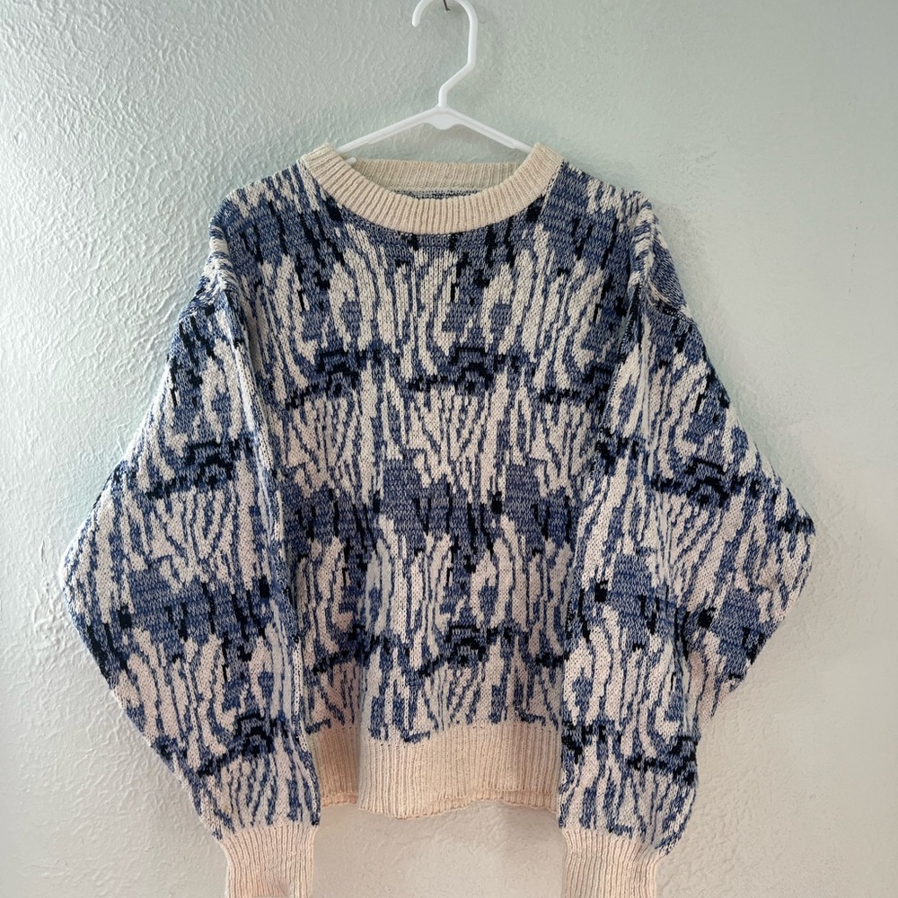 (SOLD) Blue and White Patterned Women Sweater